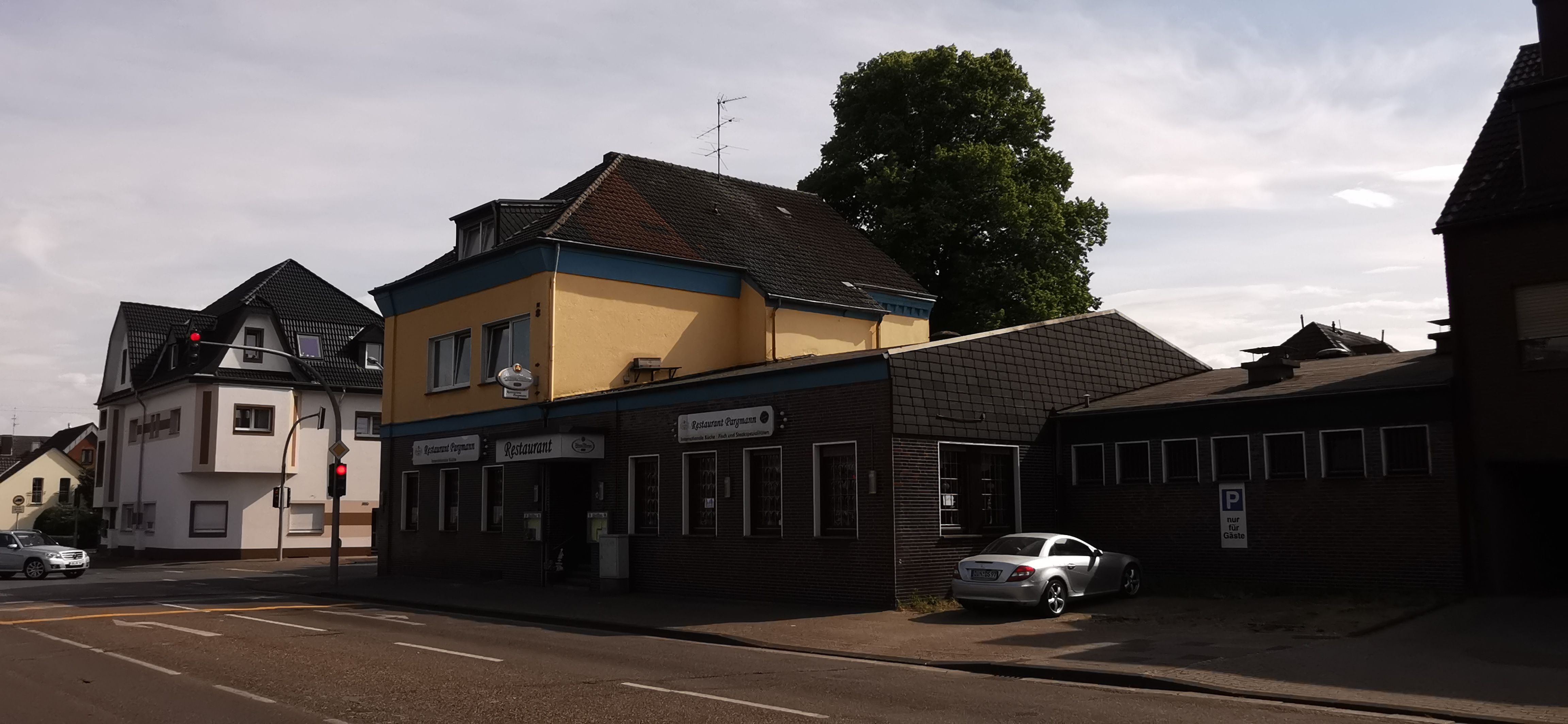 Mehrfamilienhaus mit Gewerbeeinheit... Oberhausen Königshardt